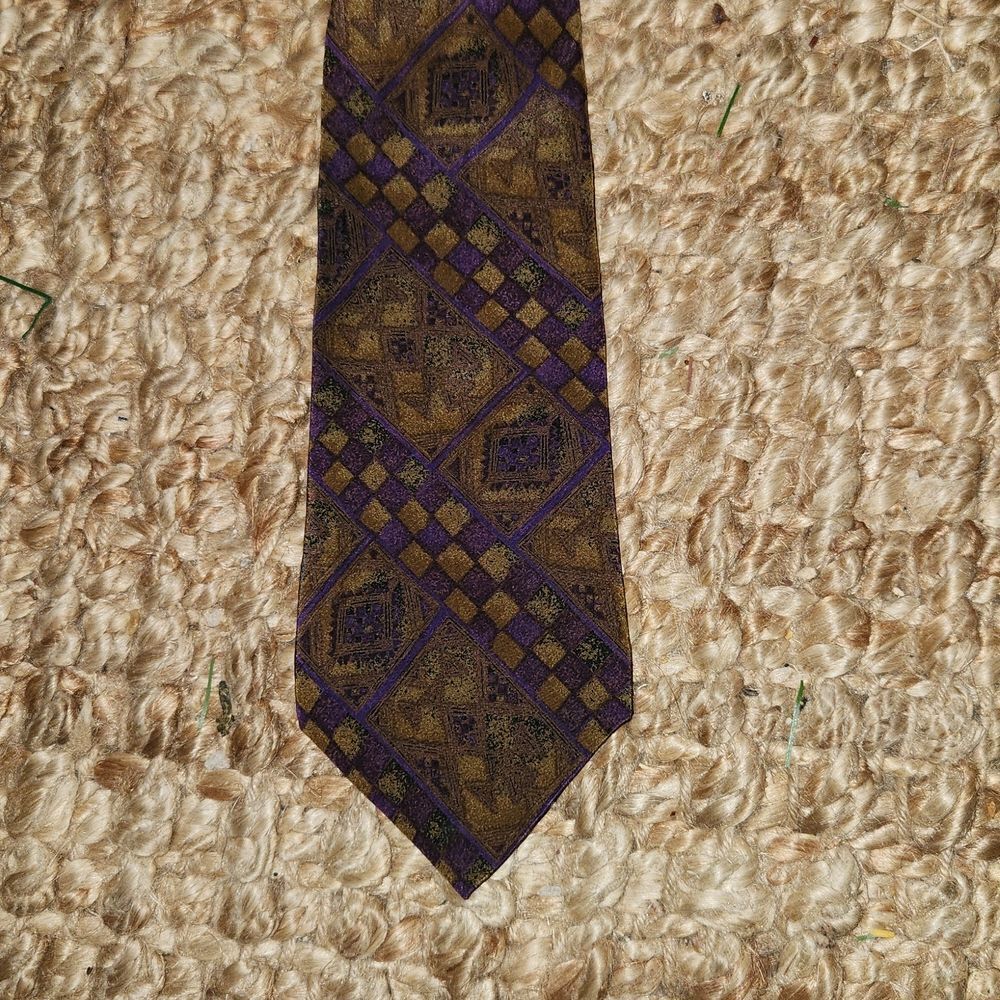 Yves Saint Laurent 100% Silk Tie Italy